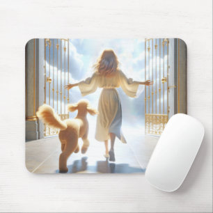 Frau und Goldendoodle am Tor des Himmels Mousepad