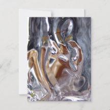 Frau unter Wasserfall Badegöttin