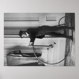 Frau verkleidet als Mann mit Radbild Poster
