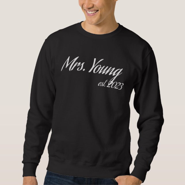 Frau YOUNG 2023 neue Braut Brautparty Hochzeit Sweatshirt (Vorderseite)