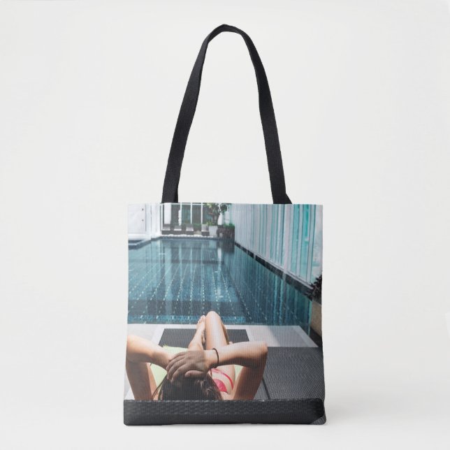 Frauen auf brauner Chaiselounge (Vorderseite)