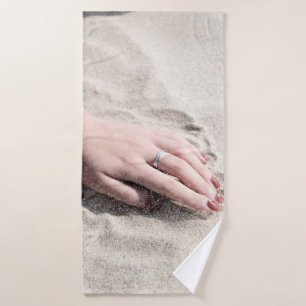 Frauen auf weißem Sand Badehandtuch