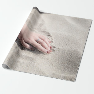 Frauen auf weißem Sand Geschenkpapier