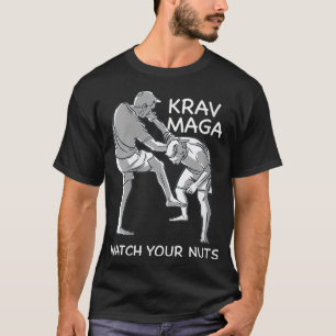 Frauen beobachten ihren Nackt-Krav-Maga-Kampf T-Shirt