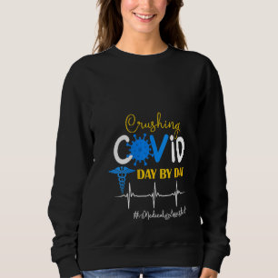 Frauen, die Covid Tag für Tag medikamentös zerklei Sweatshirt