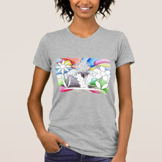 Frauen, die das Shirt der farbigen Blume gezeichne