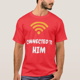 Frauen, die mit ihm in Verbindung stehen, sind mit T-Shirt