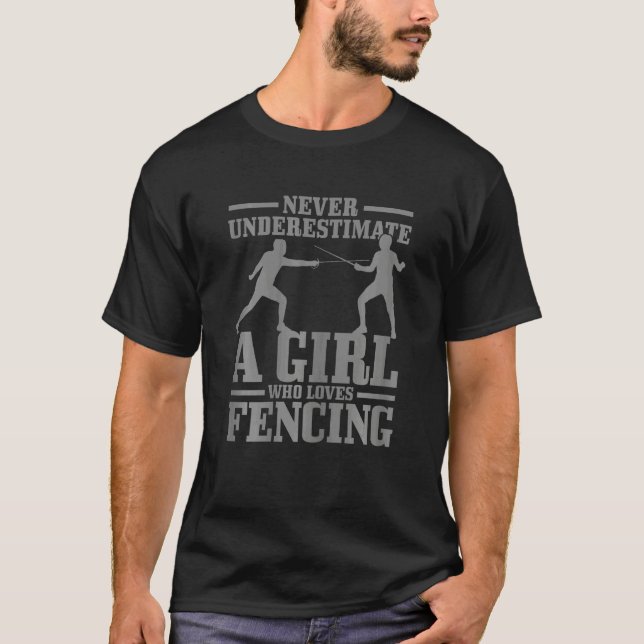 Frauen, die nie ein Mädchen unterschätzen, das Lie T-Shirt (Vorderseite)