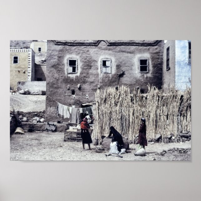 Frauen, die Wäsche und tägliche Aufgaben machen Poster (Vorne)