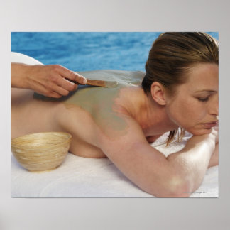 Frauen, die Wellness-Center erhalten, seitliche Si Poster