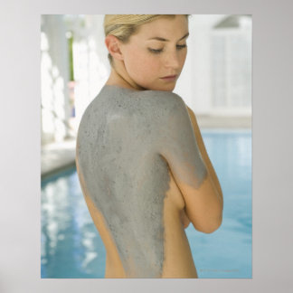 Frauen erhalten Behandlung der Wellness-Center Poster