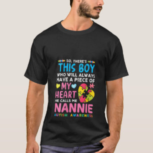 Frauen Es gibt diesen Jungen, er nennt mich Nannie T-Shirt