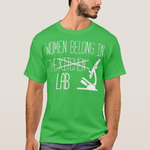 Frauen gehören in Labrador Geschenk weibliche Chem T-Shirt