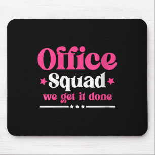 Frauen im Bürogebäude bekommen es zurück zur Schul Mousepad