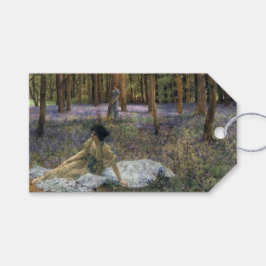 Frauen in einer Waldlandschaft mit Bluebells Geschenkanhänger