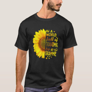 Frauen In einer Welt voller Großmütter ist Grammie T-Shirt