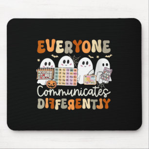 Frauen Jeder Kommuniziert Anders Halloween Mousepad