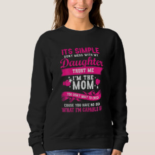 Frauen machen sich nicht mit meiner Tochter in der Sweatshirt