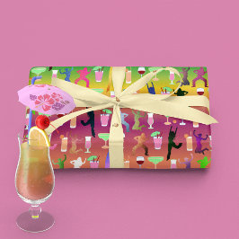 Frauen mit Cocktails-Mustern teilen Seidenpapier