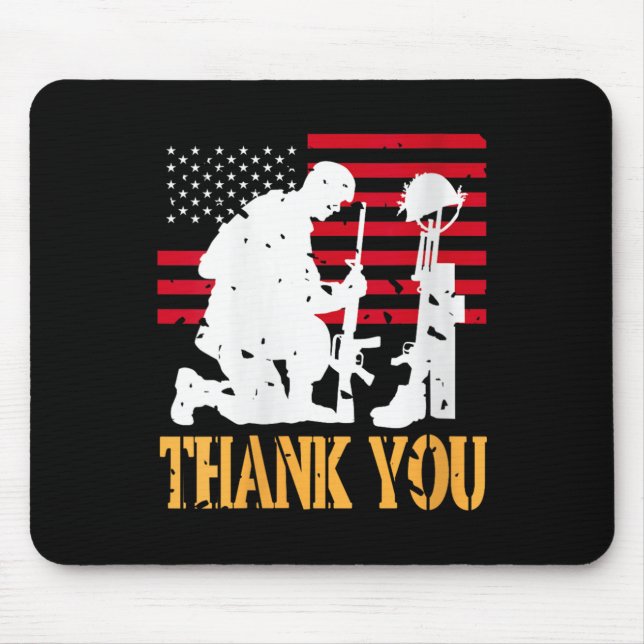 Frauen Patriotic Soldier Kneeling Battlefield Cros Mousepad (Vorne)