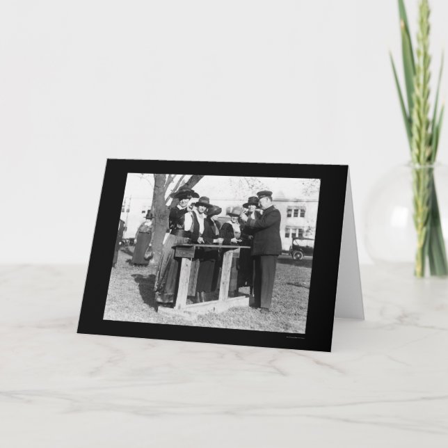 Frauen-Polizeibeamten und Gewehre 1914 Karte (Vorderseite)