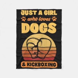 Frauen sind einfach Mädchen, die Hunde und Kickbox Fleecedecke