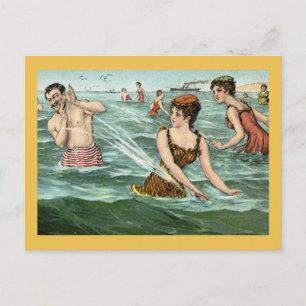 Frauen tollen am Strand Vintage Postkarte