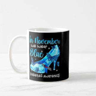 Frauen tragen im November Blau zur Diabetesaufklär Kaffeetasse