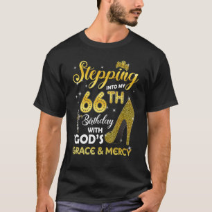Frauen treten mit Göttern in meinen 66. Geburtstag T-Shirt