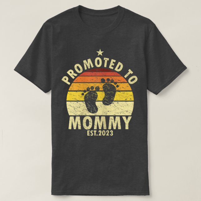 Frauen wurden im Mommy 2023 beworben, bald im Momm T-Shirt (Design vorne)