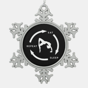 Frauenkünstlerische Gymnastik isst Schlaf Wiederho Schneeflocken Zinn-Ornament