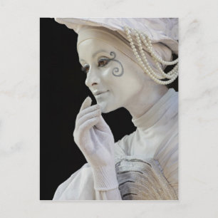 Frauenmäuse darstellend an der Straßenecke Postkarte