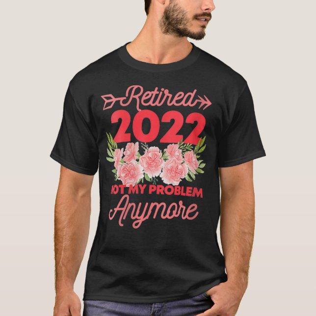 Frauenruhestand 2022 Niedlich rosa Reifen T-Shirt (Vorderseite)