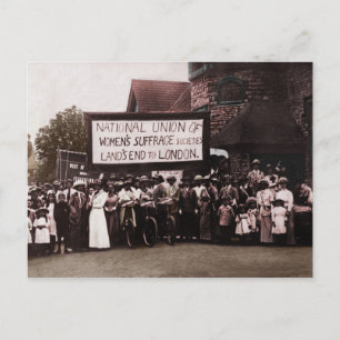 Frauenwahlgruppe mit Banner Postkarte