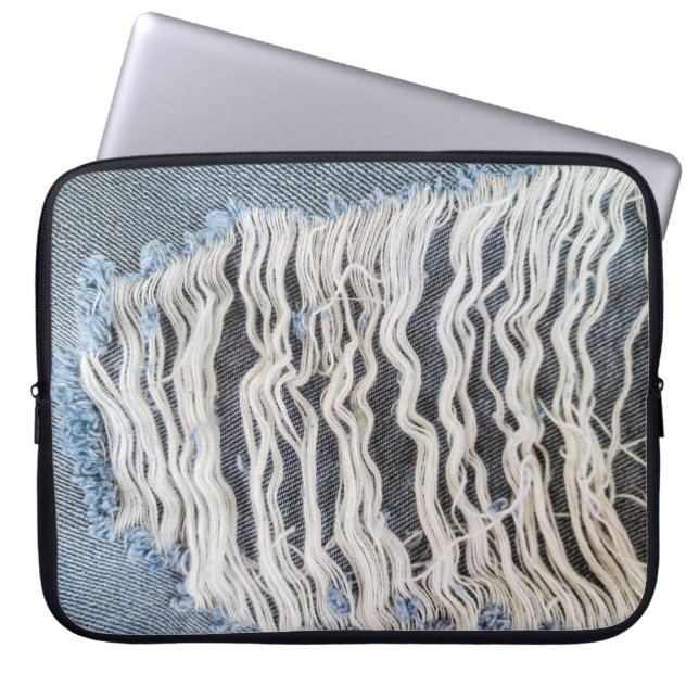 Frayed Blue Jean Hole Laptopschutzhülle (Vorderseite)