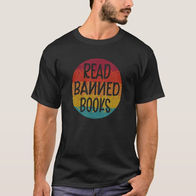 Freadom  I Read Banned Books Retro Sunset T-Shirt (Vorderseite)