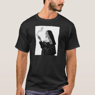 Freche rauchende Nonne T-Shirt