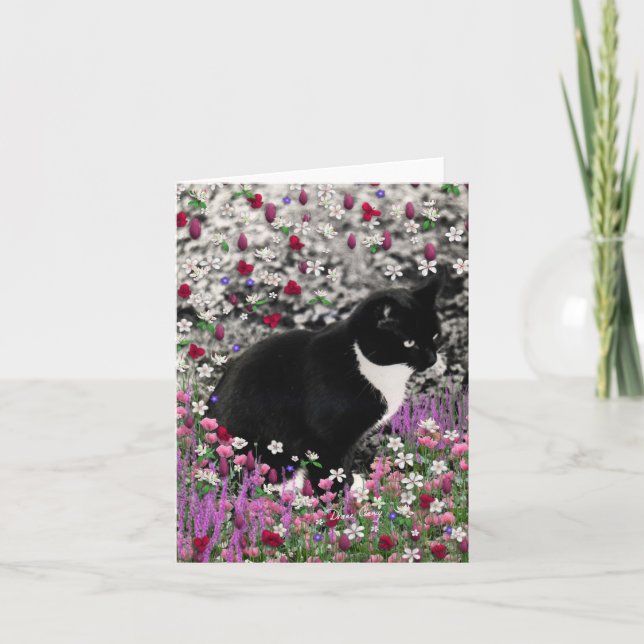 Freckles in den Blumen II - Tuxedokitty-Katze Karte (Vorderseite)