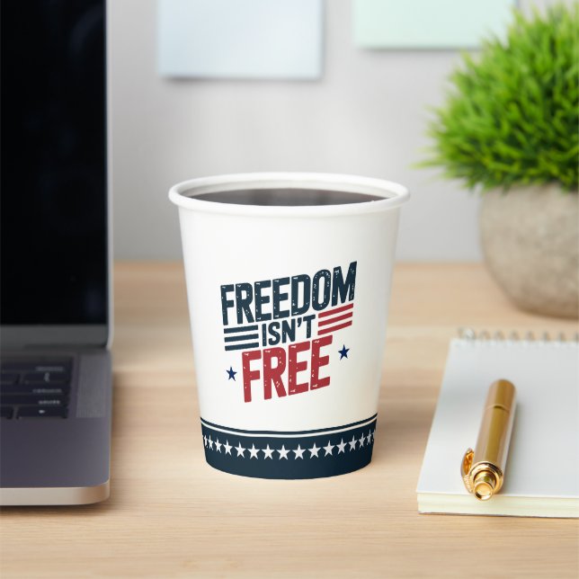 Freedom Isn't Free- Patriotic Design Red and Blue Pappbecher (InSitu)