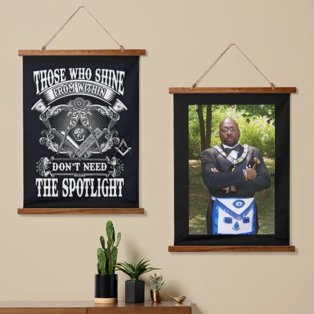 Freemason Hanging Tapestry Wandteppich Mit Holzrahmen (Asymmetrisch)