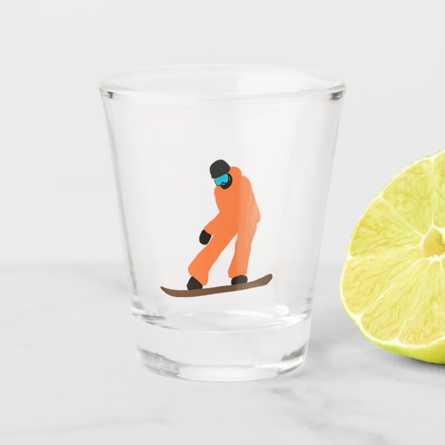 Freeride Snowboarder Orange Anzug Snowboarden Schnapsglas (Vorderseite)
