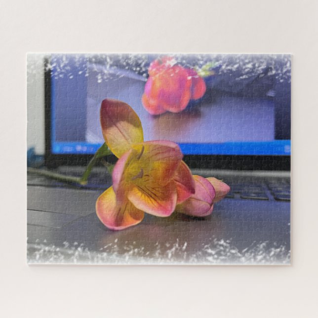 Freesia Blume auf der Tastatur Puzzle (Horizontal)