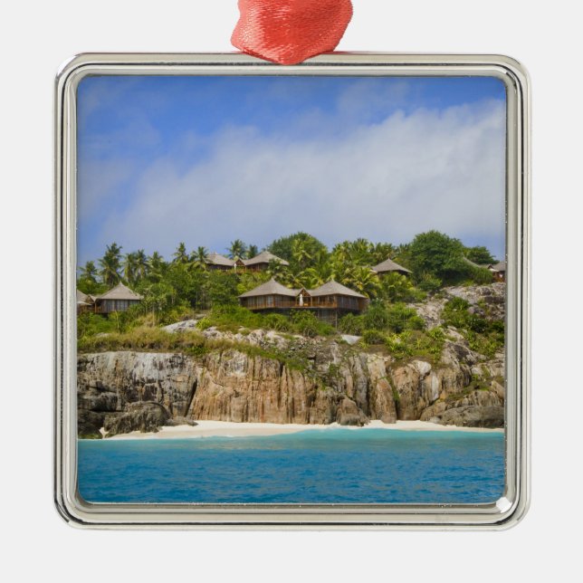 Fregate Island Resort (PR) Silbernes Ornament (Vorne)