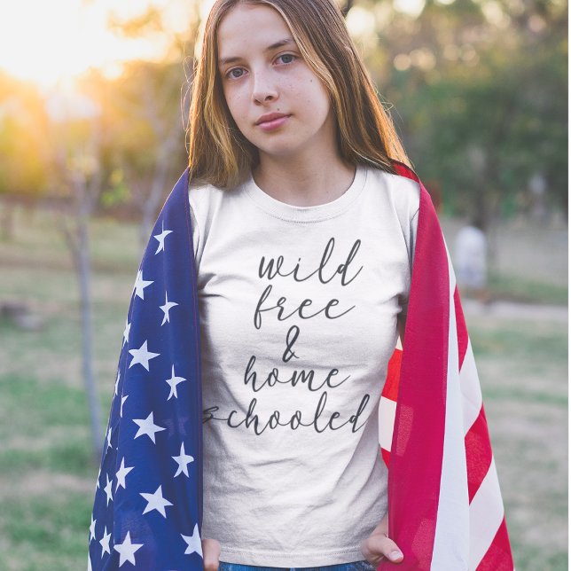 Frei und heimisch unterwiesen T-Shirt (Von Creator hochgeladen)