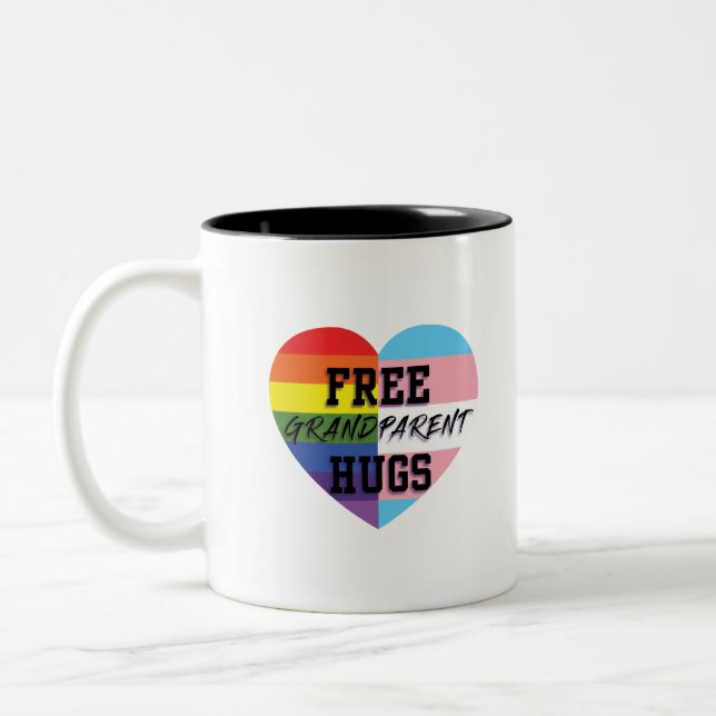 Freier Großvater umarmt LGBTQ (E) Qualität Waren Zweifarbige Tasse (Links)