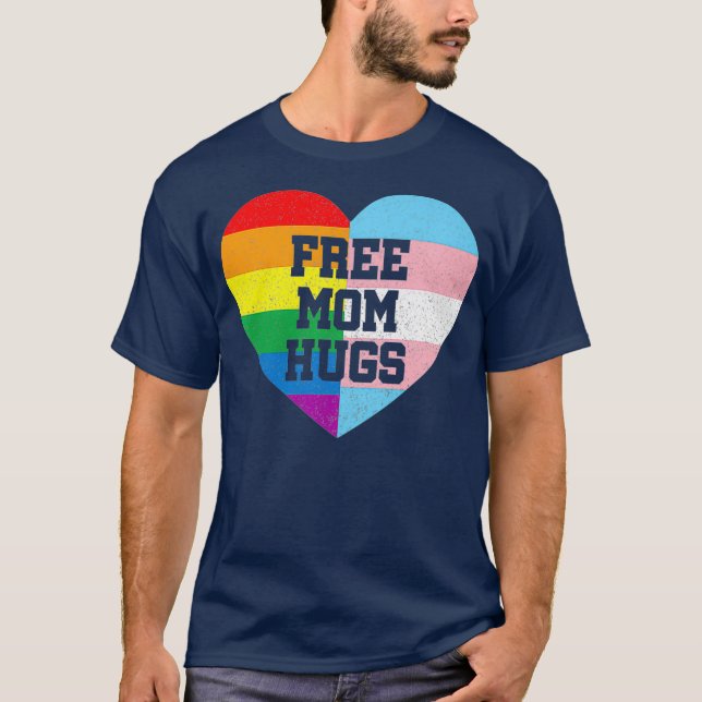 Freier Mama Hugs Gay Pride Gift Transgender Flag T-Shirt (Vorderseite)