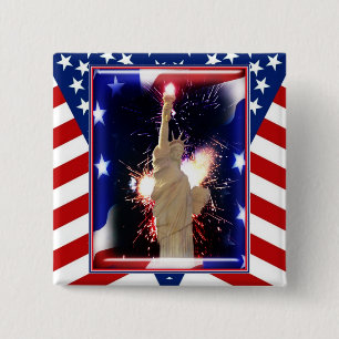 Freiheitsstatue mit Feuerwerk für den 4. Juli Button