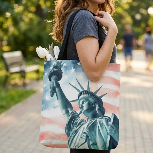Freiheitsstatue unter amerikanischer Flagge (Watercolor Statue of Liberty with American flag. Tote Bag)