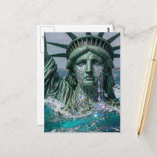 Freiheitsstatue weint und schmilzt im Wasser Postkarte