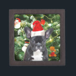 French Bulldog Christmas Tree Ornaments Snowman Kiste<br><div class="desc">Niedlicher französischer Bulldogge mit Weihnachtsbaumschmuck Snow Man im Hintergrund.</div>